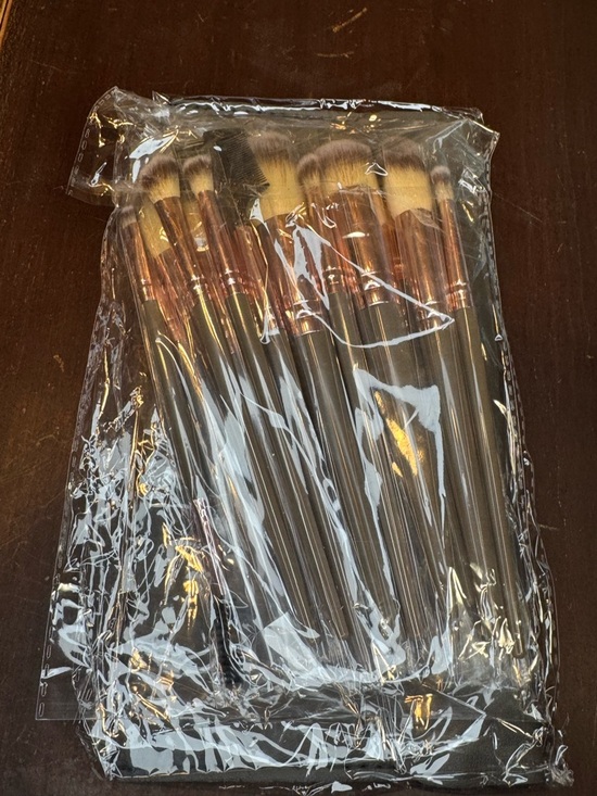 IT Brushes ULTA Zip Case and 15pc Brush Set Bundle New - Picture 5 of 9